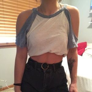 Cut out shoulder T-shirt